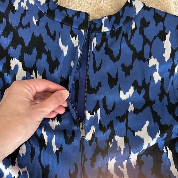 NWT Beautiful Long Sleeved Issa Sheath Dress! - Picture 11 of 11